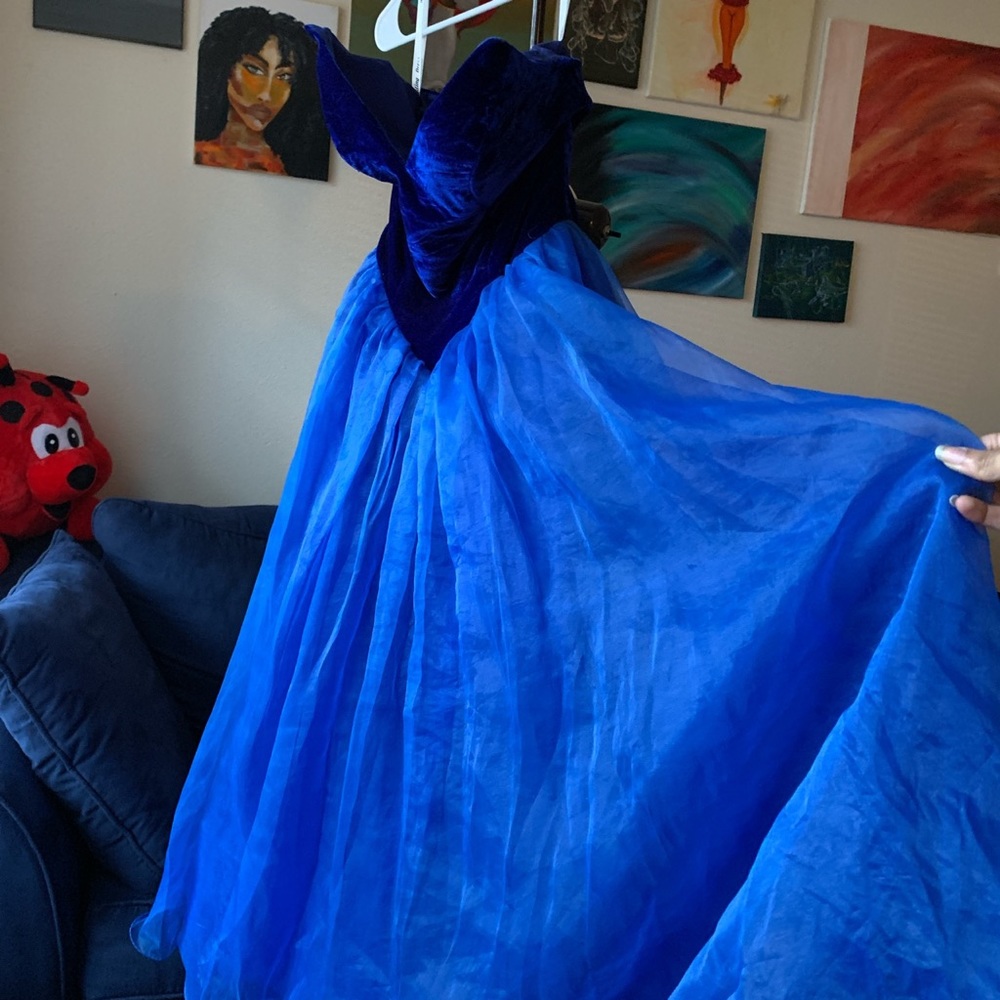 Vibrant blue prom dress